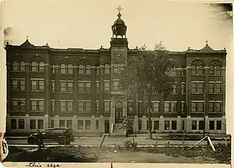 L'Académie Guay, construite en 1912-1913