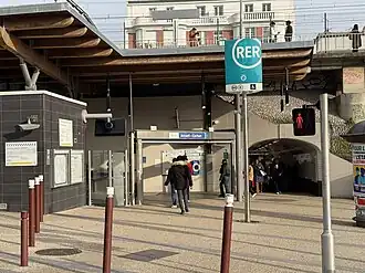 L'accès no&nbsp;3 « Avenue Carnot ».