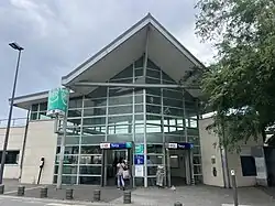 L'accès no&nbsp;2 « Rue Léon Blum ».