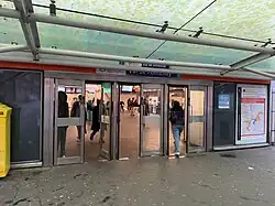 L'accès no&nbsp;1 « Avenue du Val de Fontenay ».