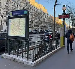 L'accès no&nbsp;1, « Boulevard Exelmans ».