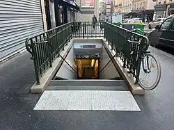 La sortie no&nbsp;5, « Rue d'Aix ».