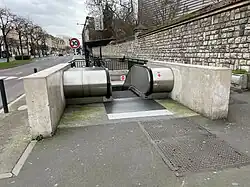 L'escalier mécanique de l'accès no&nbsp;3.