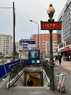 L'accès no&nbsp;1 « Avenue Jean-Lolive».