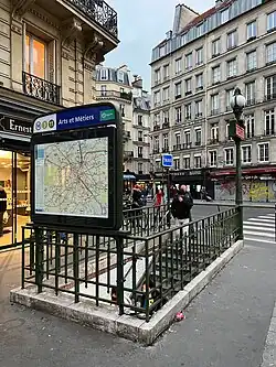 L'accès no&nbsp;2, « Rue Réaumur ».