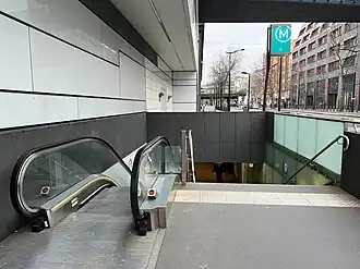 L'accès no&nbsp;6 « Rue Louis Armand ».