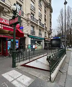 L'accès no&nbsp;4 « Avenue Félix Faure ».