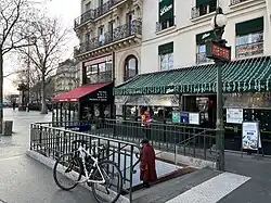 L'accès no&nbsp;8 « Boulevard Beaumarchais ».