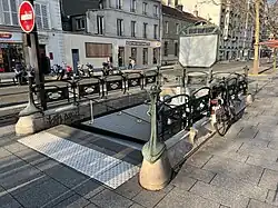 L'accès no&nbsp;2 « Rue du Pasteur-Wagner ».