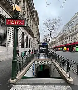 L'accès no&nbsp;3 « Rue Halévy ».