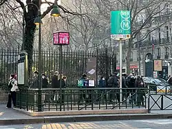 L'accès no&nbsp;2 « Boulevard Saint-Germain ».