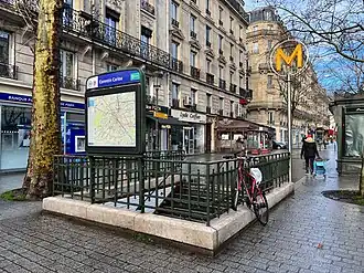 L'accès no&nbsp;1, « Rue Benjamin-Constant ».