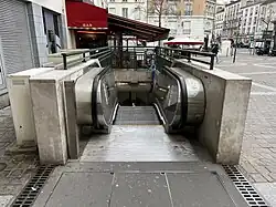 L'accès no&nbsp;3 « Place Paul-Vaillant Couturier ».