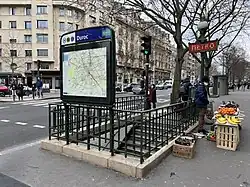 L'accès no&nbsp;4 « Boulevard du Montparnasse ».