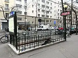 L'accès no&nbsp;3, « Avenue Félix-Faure ».