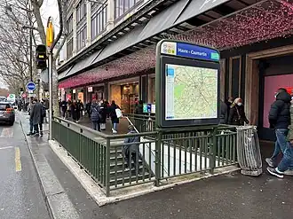 L'accès no&nbsp;1, « Rue du Havre », au droit du Printemps Haussmann.
