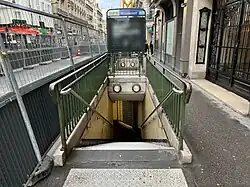 L'accès no&nbsp;3 « Rue de Miromesnil ».