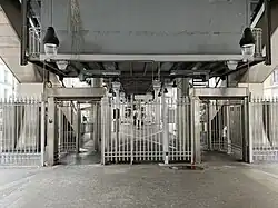 L'accès no&nbsp;3 « Boulevard de Grenelle ».