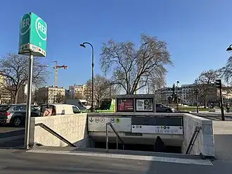 L'accès no&nbsp;4 « Boulevard Voltaire ».