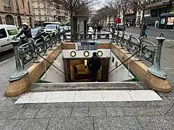 L'accès no&nbsp;2 « Rue Caulaincourt ».