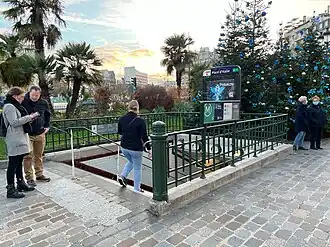 L'accès no&nbsp;4, « Mairie du 13e ».