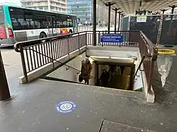 L'accès no&nbsp;1 « Gare Routière ».