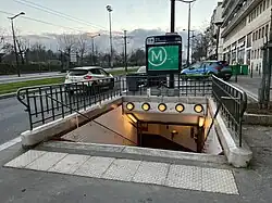 L'accès no&nbsp;3 « Rue Claude Decaen ».