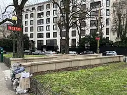 L'accès no&nbsp;1 « Boulevard Lannes ».