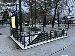 L'accès no&nbsp;3 « Avenue de la Porte d'Ivry ».