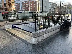 L'accès no&nbsp;5 « Square du Docteur-Variot ».