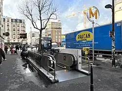 L'accès no&nbsp;1 « Avenue de la Porte de Montreuil ».