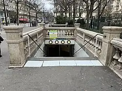 L'accès no&nbsp;4 « Square Émile Chautemps ».