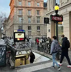 L'accès no&nbsp;3 « Avenue de la République ».