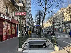 L'accès no&nbsp;2, « Boulevard Voltaire ».