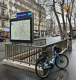 L'accès no&nbsp;2 « Boulevard Haussmann ».