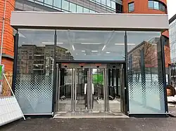 L'accès no&nbsp;6 « Rue Emmy Noether ».