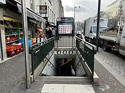 L'accès no&nbsp;5, « Avenue de Flandre ».