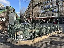 L'accès no&nbsp;2, « Place des Ternes ».