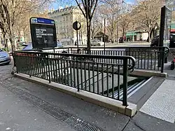 L'accès no&nbsp;1, « Avenue des Ternes ».