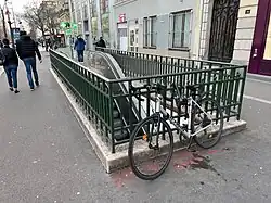 L'accès no&nbsp;2 « Avenue d'Italie  ».