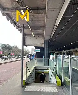 L'accès no&nbsp;4 « Gare Routière ».