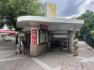 L'accès no&nbsp;1, « Place des Fêtes ».