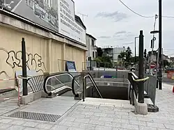 L'accès no&nbsp;3 « Rue Carnot ».