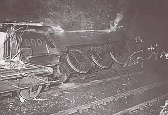 La locomotive A800 après l'accident.