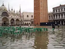 Photographie montrant une inondation dans la ville de Venise, en Italie,