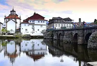 Le pont et la rive sud