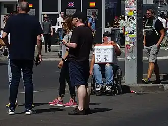Acquajolo à Checkpoint Charlie, en 2022