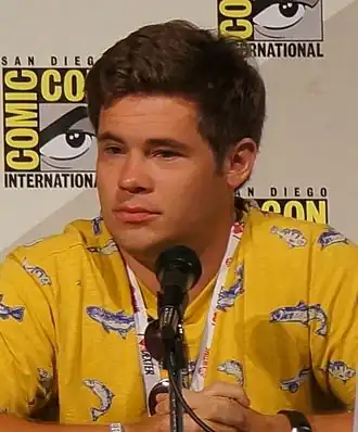 Adam DeVine dans le rôle de Noah Ashby.