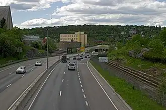 Ring 3 et E6. A droite, le métro entre Manglerud et Ryen.