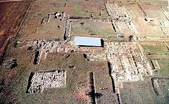 Photographie aérienne du complexe palatial de Pella.